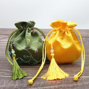 10st Tassel Drawstring Sachet Hanfu Väska Kinesisk stil Retro Silk Brocade Smycken Påse Handgjorda Satin Förpackning Påsar Armband Örhängen Ringväskor