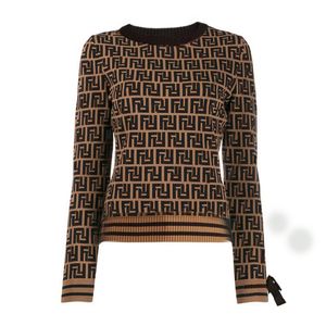 Vente en gros Sweater Femme Automne Tour à col rond Double manches à manches longues Femmes haut de gamme Jacquard Cardigan Cardigan Bouchons à tricoter