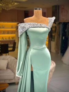 Robe De Soiree Bir Omuz Gelinlik Modelleri Uzun Kollu Mermaid Yan Bölünmüş Saten Örgün Dubai Orta Doğu Akşam Parti Kıyafeti 2021 Ünlü Elbise