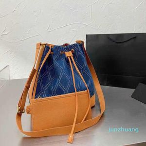 Designer-Damenhandtaschen Umhängetaschen Ledereimertasche Frauen Blumendruck Umhängetasche Paket Geldbörse