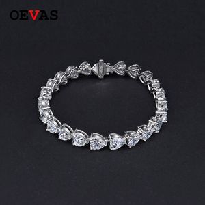 Oevas 100% 925 Sterling Silver Glänsande Heart Cut Skapat Moissanite Ädelsten Bangle Charm Bröllop Armband Fina smycken Partihandel