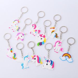 16 stilar tecknad unicorn keychain pvc mjukt gummi docka hängande nyckelringar regnbåge häst hantverk tillbehör hängande nyckelring