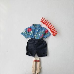 幼児キッズトラックスーツ男の子と女の子夏デニム衣装刺繍花シャツ+ショーツ2ピースセット赤ちゃんガール夏服210413