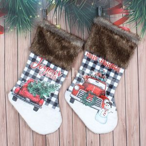 Plaid Christmas Stocking Pullinng Trees Automobile rosso camion calzino natale natale ornamenti noel bambino regalo borsa