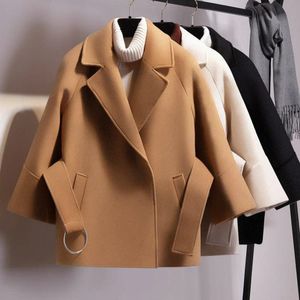 Winter Wolle Mantel und Jacke Frauen Koreanische Plus Größe Kurze Warme Elegante Gürtel Kaschmir Vintage Cape Weibliche 210428