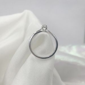18K Platinum Light Luksusowy punkt Diament Moda Atmosfera Prawdziwe Złoto Pojedynczy HeartgirlsShaped Damska Ring H8