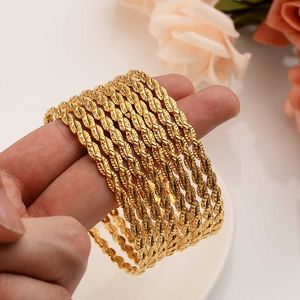 8 st mode dubai bangle smycken guld färg dubai armband för män / kvinnor Afrika arabiska objekt bröllop brudgåvor Q0717