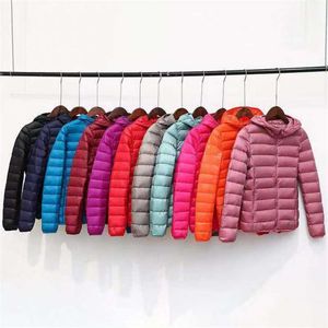 5xl 6xl 7XL Winter Women Ultra Light Duck Down Kurtka Kobiety Z Długim Rękawem Kurtki Ciepłe Kapturem Parka Kobieta Znosić plus rozmiar 211109