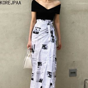 Korejpaaの女性は夏の韓国のシックな女性の気質VネッククロスTシャツハイウエストレースアップ弓スパペールプリントスカート210526