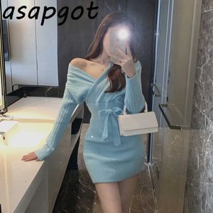 Katı Sonbahar V Boyun Bandaj Bel Wrap Kalça Örme Elbise Kısa Ince Uzun Kollu Kapalı Omuz Kazak Elbise Vestido De Mujer 210610