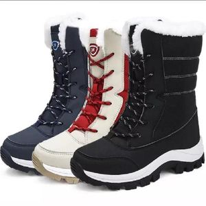 2023 Kvinnor Stövlar SNOW Vinter Black Red Womens Boot Shoe Håll varma jultränare Sportsneakers Storlek 35-42 Q93M#