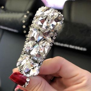 Dekorativa Objekt Figuriner Auto Sun Visor Glasögon Hållare Rhinestone Glasögon Storage Clip för Solglasögon Bil Inredning Organisera Accessori