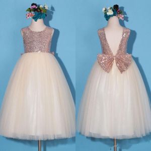 素敵な床の長さの花の女の子のドレスジュエルネックノースリーブローズゴールドスパンコールトップバックレスフラワーガールドレスチュールスカートキッズガウン