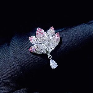 prevenire il malfunzionamento del guardaroba spilla fiore piccolo loto argento sterling 925 con zircone cubico moda 22 * 27MM