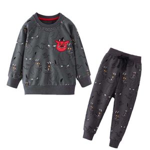 Hoppmätare Höst Vinter Baby Boys Kläder Satser Tecknad Print Bomull Bottu Animal Girls Outfit Långärmad tröja Pant 210529