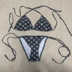 zz558 Hett säljande Bikini Dammode Badkläder I lager Baddräkt Bandage Sexiga Baddräkter Sexig dyna Dragstycke 6 stilar