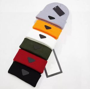 남자 디자이너 비니 솔리드 컬러 여성 겨울 모자 삼각형 럭셔리 모자 야외 인쇄 태양 모자 고품질