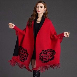 Imitacja damska Mink Velvet Duży Piwonia Sweter Poncho Kobiety Print Fringed Moda Z Długim Rękawem Swalitigan Kobieta 210427