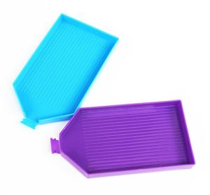 Scatole di immagazzinaggio all'ingrosso Contenitori Vassoio per piastra di trapano in plastica con cancello Pittura diamante fai da te Accessori per ricamo Vassoi per smistamento di perline Strumento per punteggiatura di strass per nail art KD1