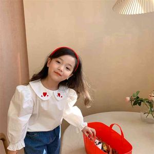 Spring Baby Girls Heart Broderi Bomull Blusar Söt Soft Doll Collar Casual Puff Sleeve White Tops 210708