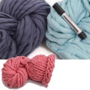 1pc 250g / boll iceland skrymmande stickning ull tjock ullgarn hattar filtar roving handgjorda kasta diy material y211129