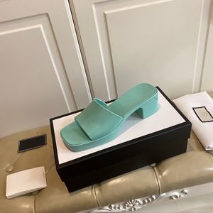 2021 Kvinnor Sandaler Högklackat 6cm Gummi Slide Sandal Plattform Slipper Candy Färger Utomhus Beach Flat Slides Flip Flops