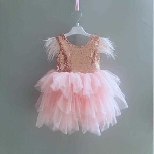 Cekiny Dziecko Piórka Dress 1st Birthday Party Toddler Girls Rosa Gold Flutle Rękaw Summer Dzieci Tutu Odzież 210529