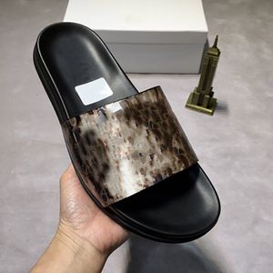 2021 Designer men Slippers mens slipper Gear bottoms Flip Flops women luxury sandals fashion causal shoes large size with box