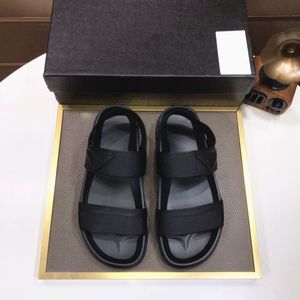 Nyaste män Kvinnor Flip Flop Slippers Beach Sandals Svart Vit 21SS Fashion Mens