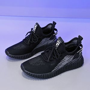 Top Quality 2021 Arrival Knit Running Shoes Men Womens Sport Tennis Runners Triple Black Grey Pink White Outdoor Sneakers SIZE 35-40 WY11-1766