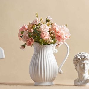 Landstil Kreativitet Skrivbord Vase Vintage White Jug Vase Garden Vattning Keramisk Vattenkokare Blomma Vase Pot Heminredning Hantverk 210623