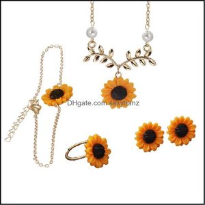 Örhängen Halsband Smycken Satser 2021 Kombination för kvinnor Ladies Trend Sunflower Leaves Four-Piece Armband Ring Set 3.15 Drop Leverans 5P