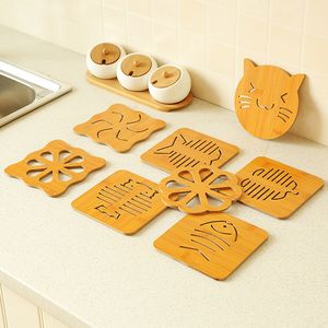 Cartoon Hollow Wood Placemat Creative Cute Animal Insulated Table Mat Kitchen Carved Anti hot Non slip Pan Pad Cushion cm