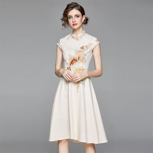 Fashion Runway Vintage Summer Dress Women # 039; s Stand Collar Ricamo Flower Abiti Vestidos 210520