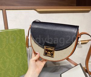 2021 Luxusdesigner Lady Fashion Half Moon Taschen Sattelbeutel Buchstaben einfach Leinwand Cowide Cover Lock -Kartenhalter Münze Geldbörsen Brieftaschen Handtaschen Innenraum Reißverschluss Tasche