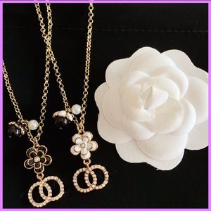 Neue Damenmode Anhänger Halskette Designer Halsketten Damen Blumen Designer Schmuck Hochwertige Perle mit Diamanten D223014F