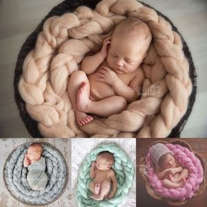 트위스트 아기 사진 소품 매트 아기 소녀 재생 매트 소년 잠자는 카펫 엮어 쿠션 신생아 수면 패드 Swaddling 수건 크롤링 소프트 210413