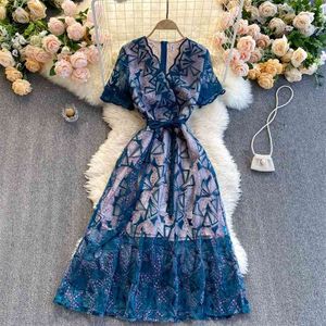 Summer Women Vintage V-neck Lace Embroidery Midi Dress Elegant Ladies Sash Tie Up Floral Print 210423