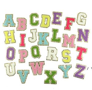 Mix Color Chenille Tkaniny Złoto Glitter Letters Patches Ręcznik Haft Rainbow Gritt Alfabet Żelazko Na Uroczej Naklejki Nazwa RRB14456