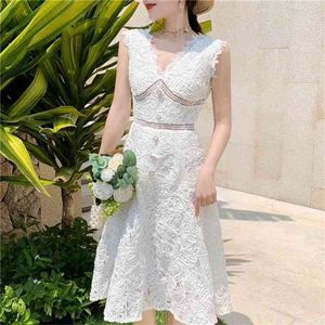 Yaz Kendi Kendini Portre Pist Dantel Patchwork Mini Elbiseler Oymak V Yaka Kolsuz Beyaz Gündelik Elbise Vestidos 210603