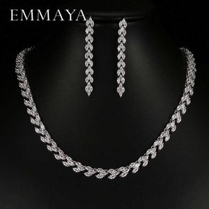 Emmaya Elegancka Marka Silver Color Rhinestone Cyrkon Kolczyki Naszyjniki Dla Kobiet Druhna Ślubne Krzyż Biżuteria Zestaw H1022