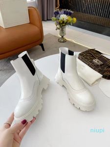 2021 autumn and winter women Martin boots top designer British style strap solid color shoes size 35-40 contains box 989