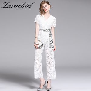 Kvinnor Elegant Hollow Out Floral Wide Leg Pant Lace Jumpsuits Summer V-Neck Kortärmad One-Dele Romper Jumpsuit med bälte 210416