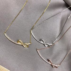 Designer Fashion Simple Diamond Bow Necklace Sier Rose Gold Three Colors finns tillgängliga