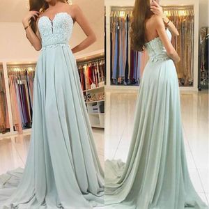 Mint Unique Sweetheart Green Long Bridesmaid Dresses 2021 Billiga en linje Chiffon Applique Spets Backless Maid of Honor Party Gowns Pplique