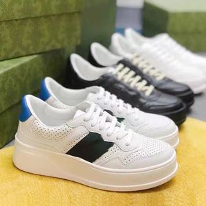 2021 Designer Kvinnor Klänning Skor Casual Skor 100% Läder Män Sneaker Lyx Läder Stil Kvinnor Shoelace Mode Splicing Färg Sneakers Trainers Skicka Shoe1 Box