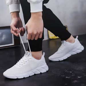 2021 Ankunft Hohe Qualität Laufschuhe Sport Herren Frauen Super Light Atmungsaktives Mesh Tennis Outdoor Sneakers Große Größe 39-47 Y-W705