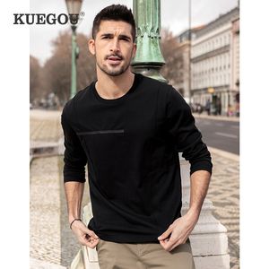 Kuegou 100% algodão primavera moda roupas mens camiseta manga longa simples tshirt preto toptee plus size ZT-88032 210524