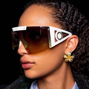Diseño de gafas de sol para las mujeres Fashion Shield Gafas de sol Protección UV Protección grande Conexión Lente Semi Rimless Top Calidad Ven con paquete