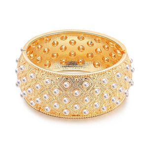 Fashion Bohemia Style Pearl Ornament Wedding Wide Bracelet Retro Pattern Women's Bracelet Jewelry Q0719